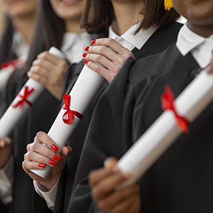 ¿QUÉ TIPOS DE TITULACIONES SE PREPARAN?